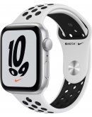Apple Watch Nike SE 2021, 44 мм, корпус из алюминия серебристого цвета спортивный ремешок Nike цвета «чистая платина/чёрный» (MKQ73)