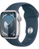 Apple Watch Series 9, 45 мм, корпус из алюминия серебристого цвета, спортивный ремешок цвета «грозовой синий», размер S/M